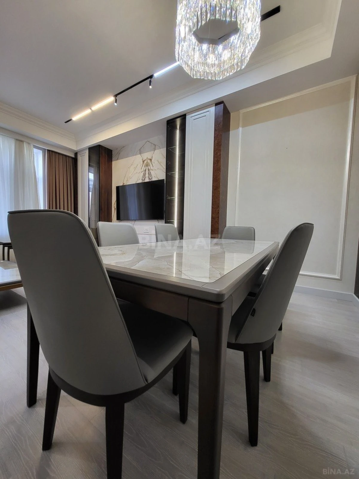 Kirayə verilir 3 otaqlı mənzil 140 m²