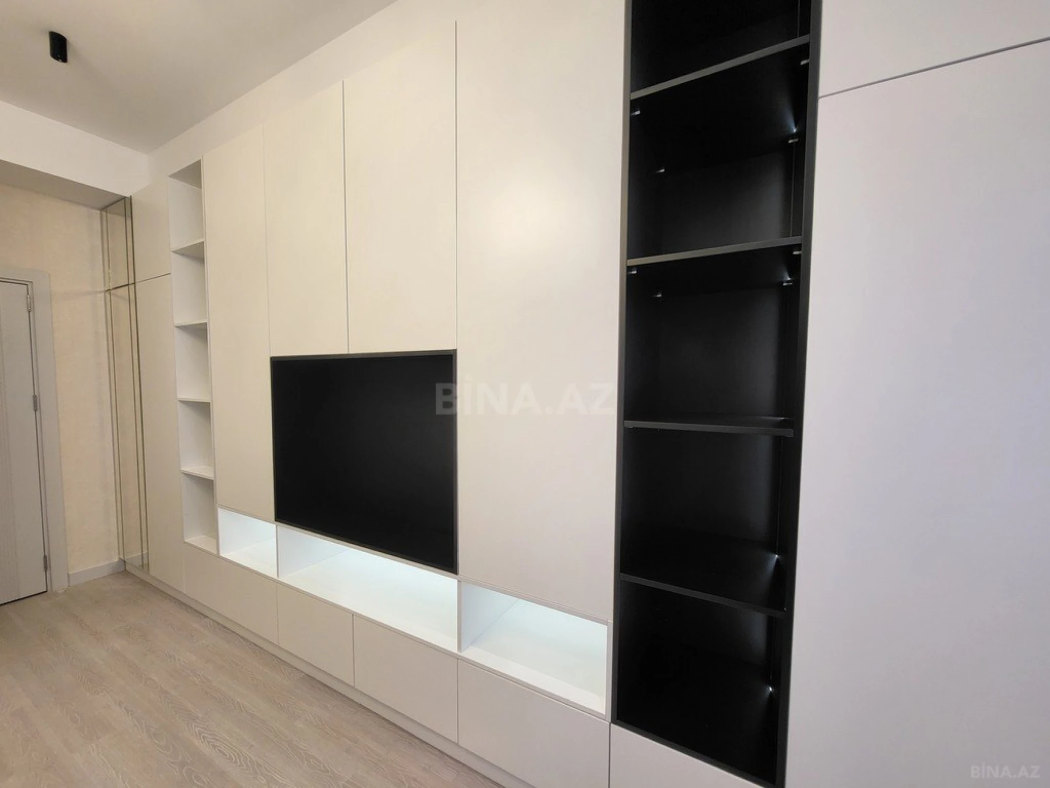 Kirayə verilir 3 otaqlı mənzil 140 m²