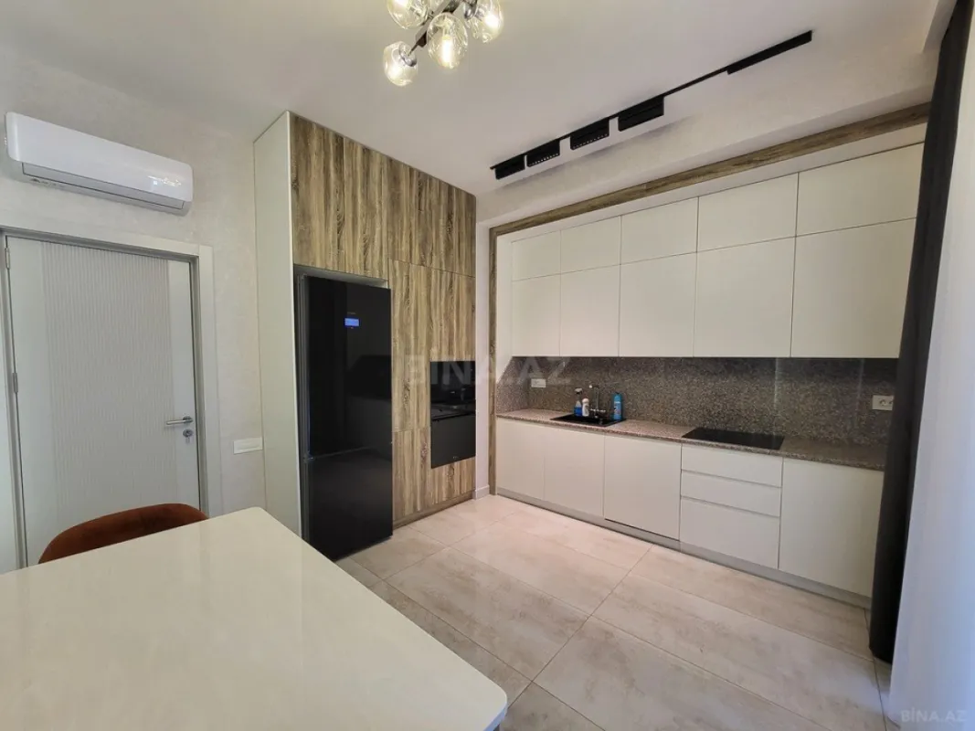 Kirayə verilir 3 otaqlı mənzil 140 m²