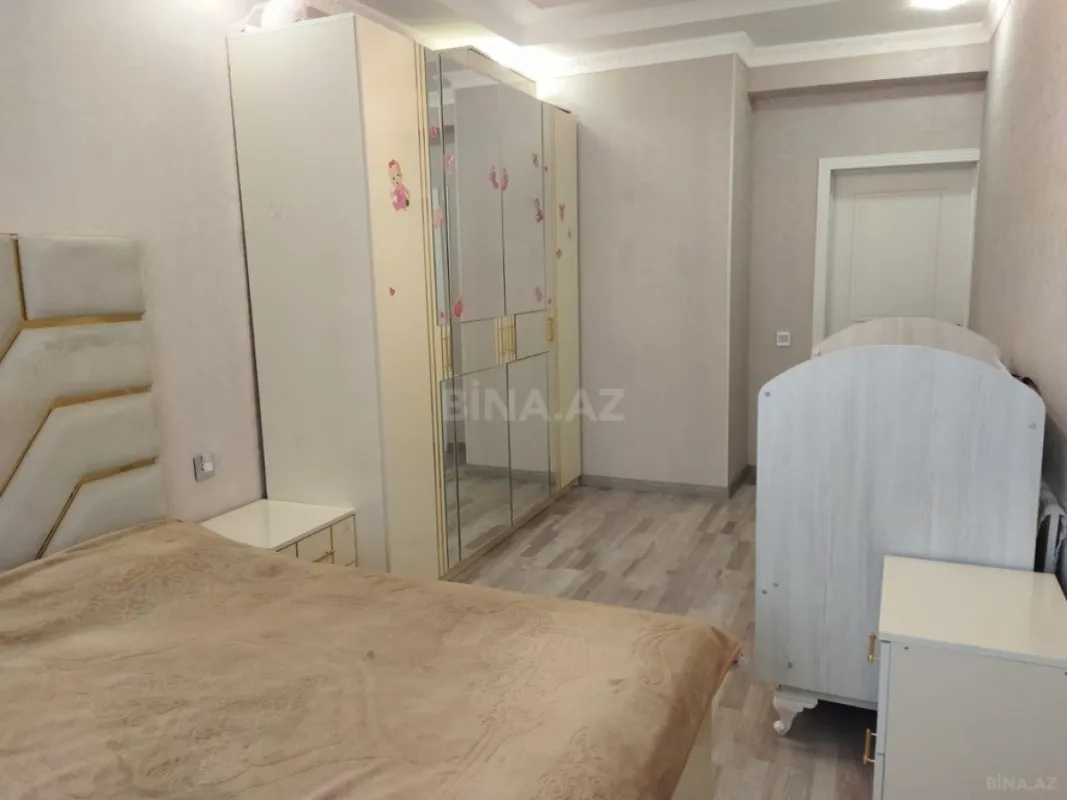Satılır 2 otaqlı mənzil 110 m²