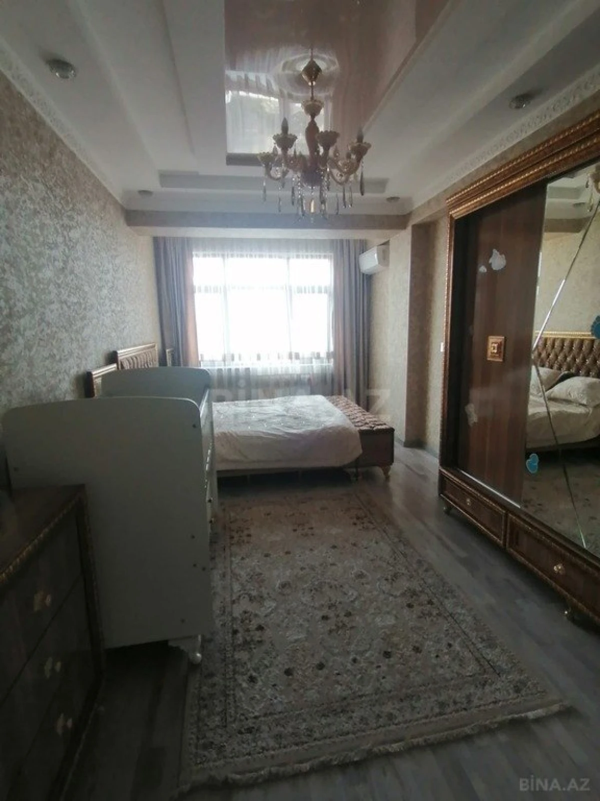 Satılır 2 otaqlı mənzil 110 m²