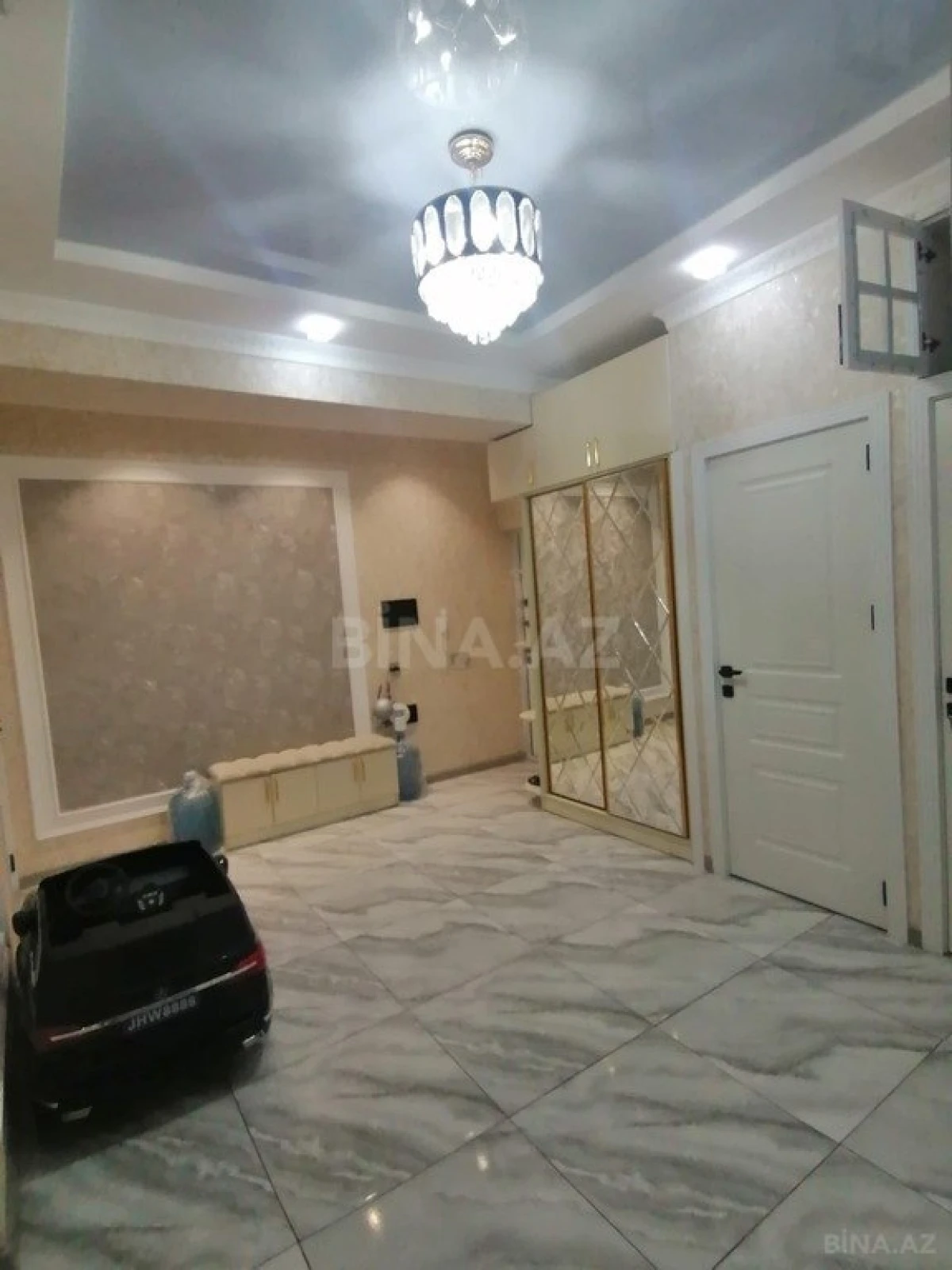 Satılır 2 otaqlı mənzil 110 m²