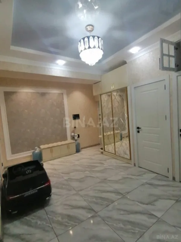Satılır 2 otaqlı mənzil 110 m²