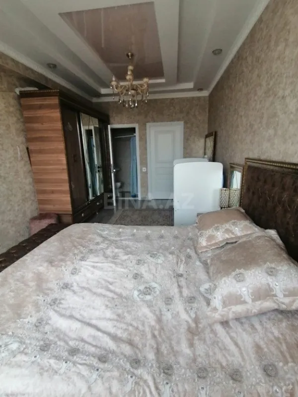 Satılır 2 otaqlı mənzil 110 m²