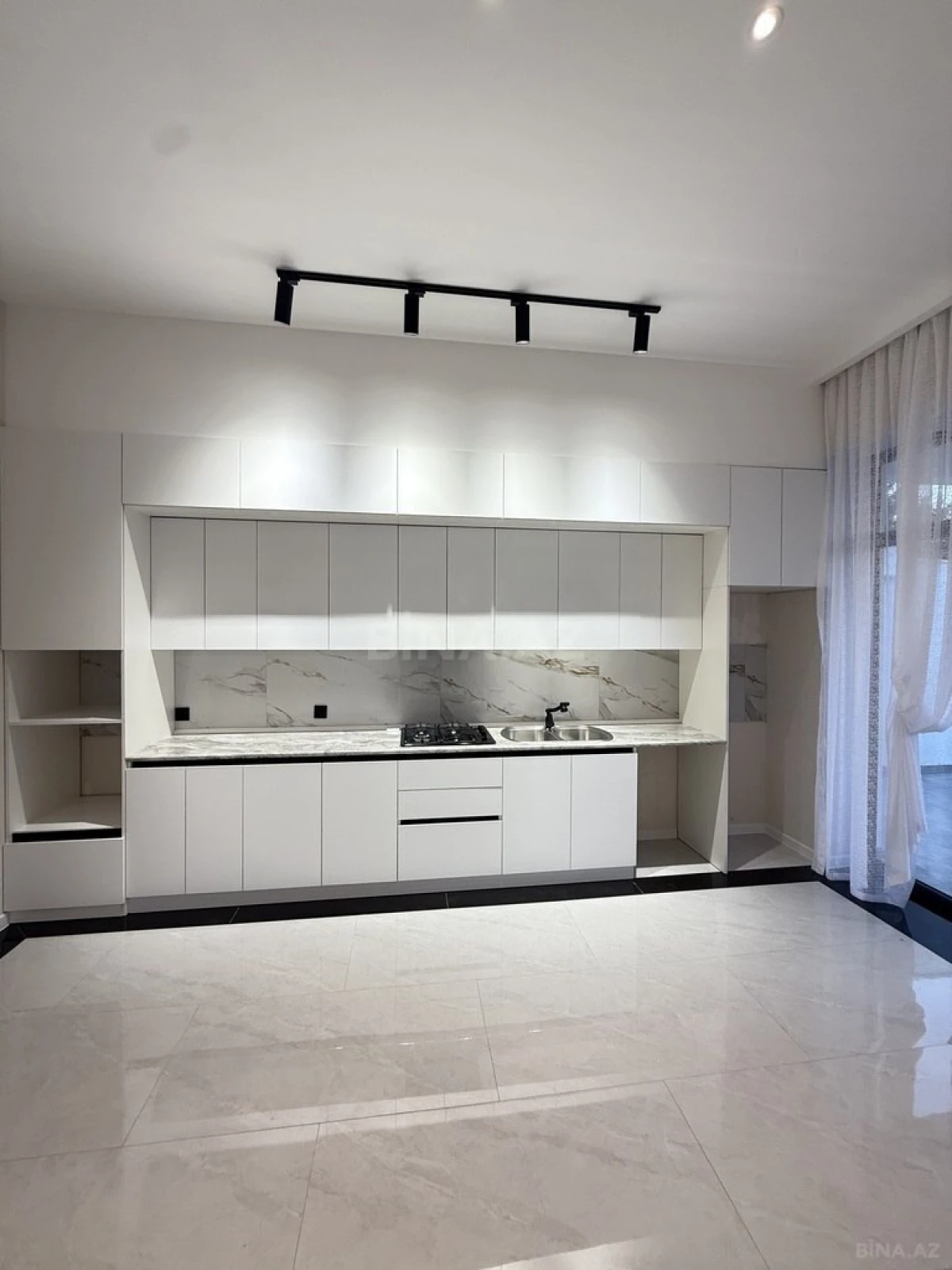 Satılır 4 otaqlı həyət evi 130 m²