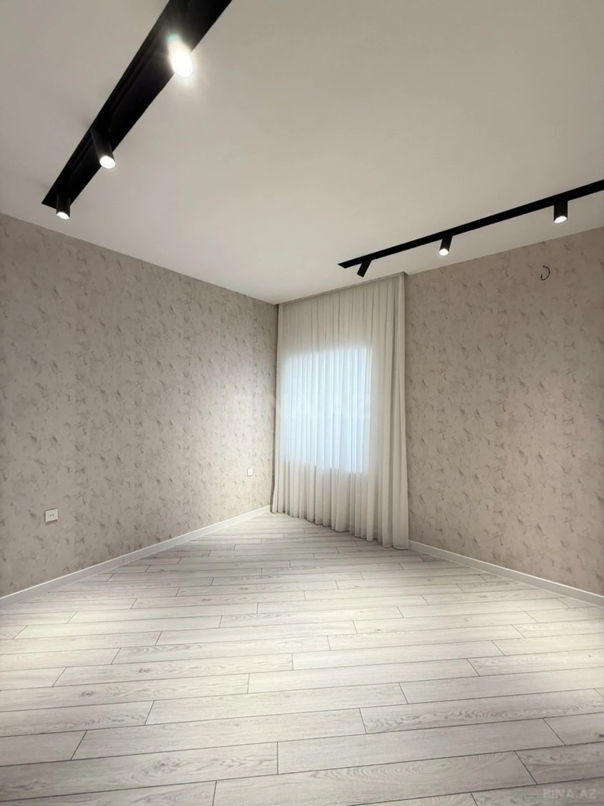 Satılır 4 otaqlı həyət evi 160 m²