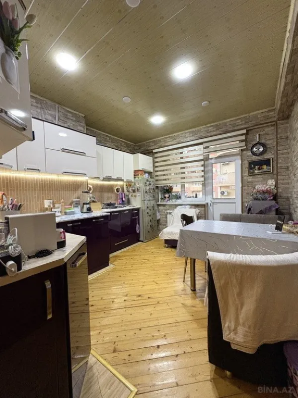 Satılır 3 otaqlı mənzil 110 m²