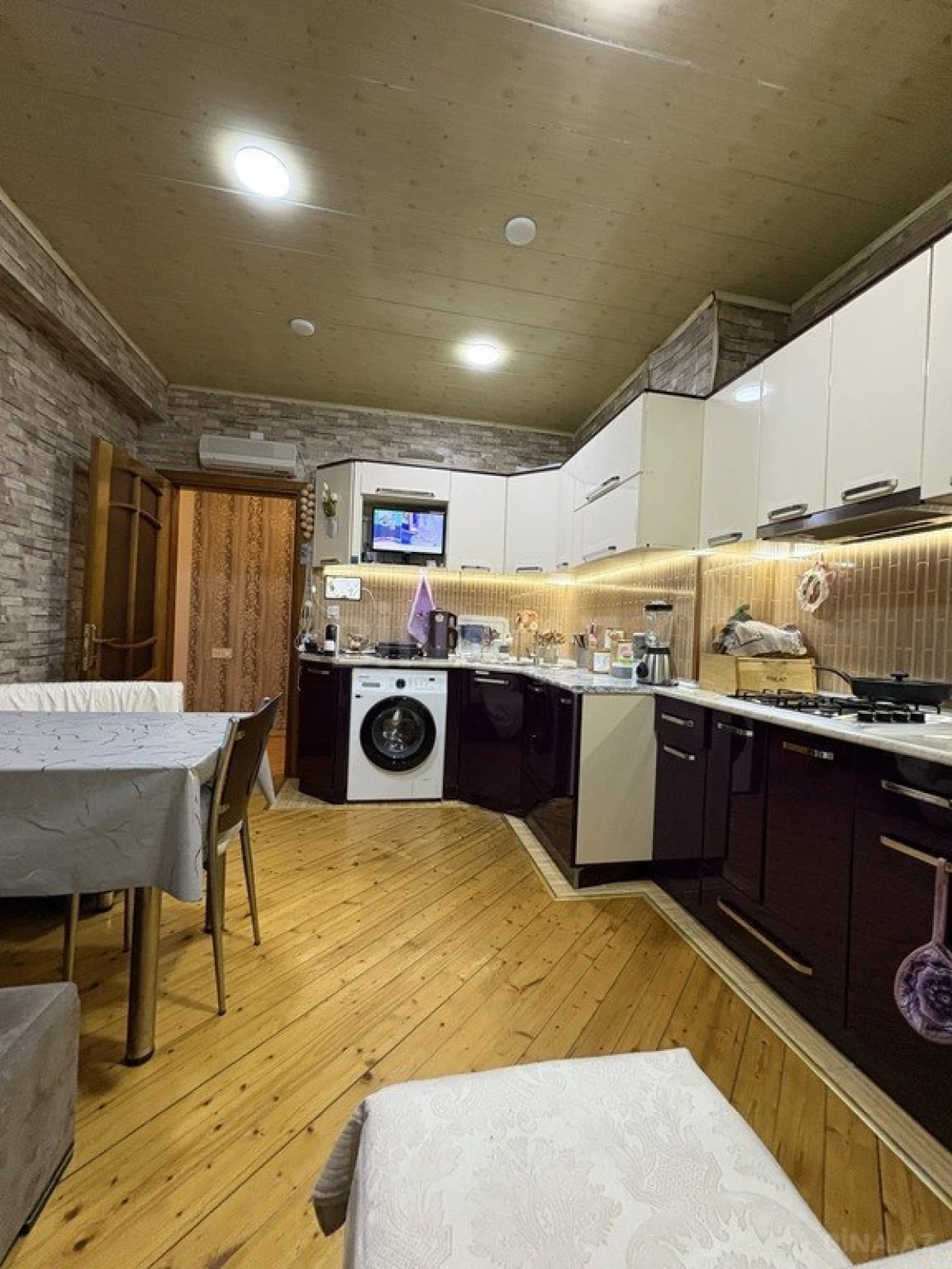 Satılır 3 otaqlı mənzil 110 m²