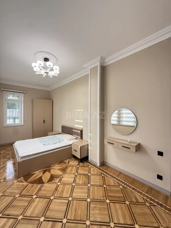 Satılır 6 otaqlı həyət evi 280 m²