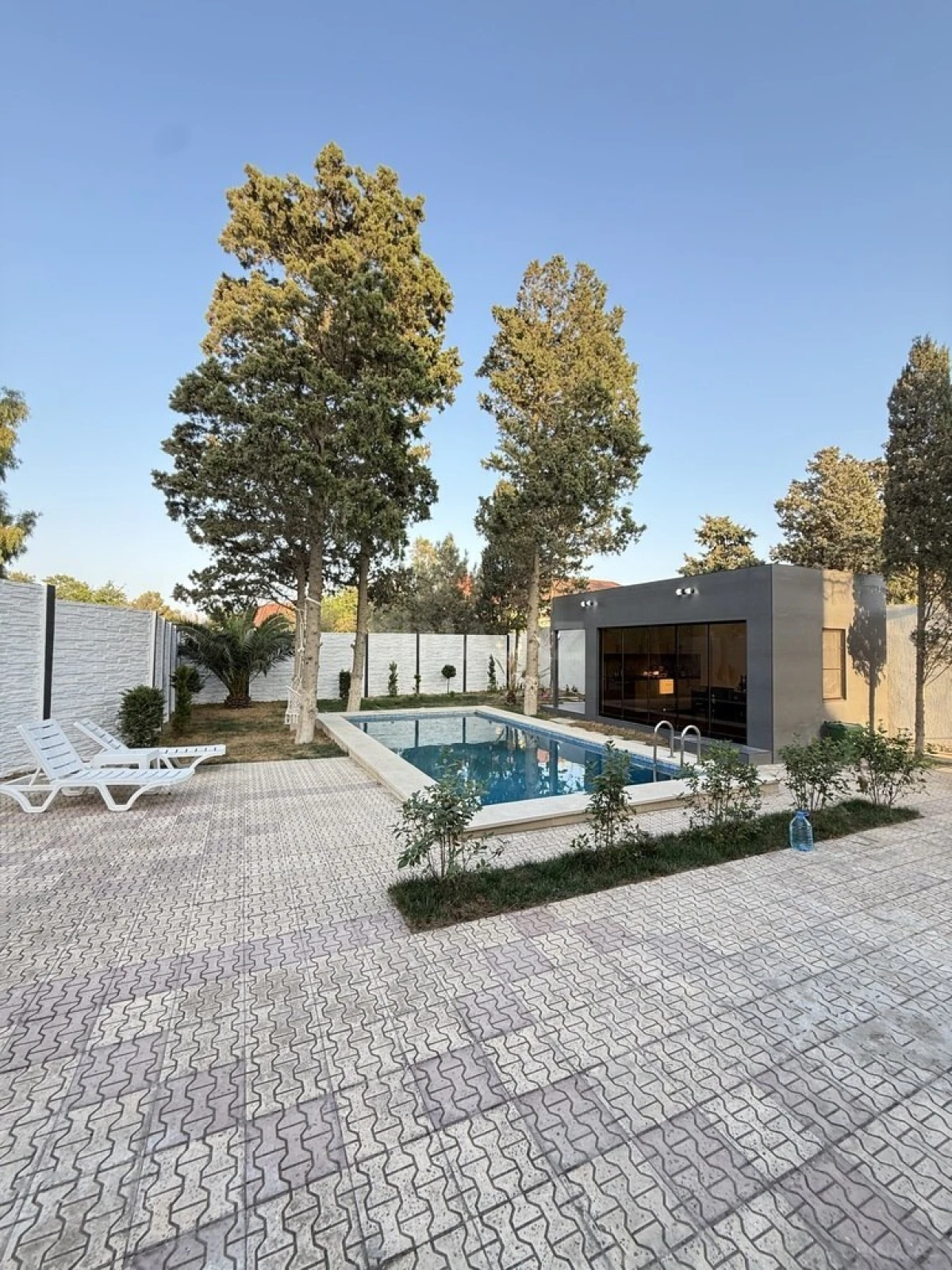 Satılır 6 otaqlı həyət evi 280 m²