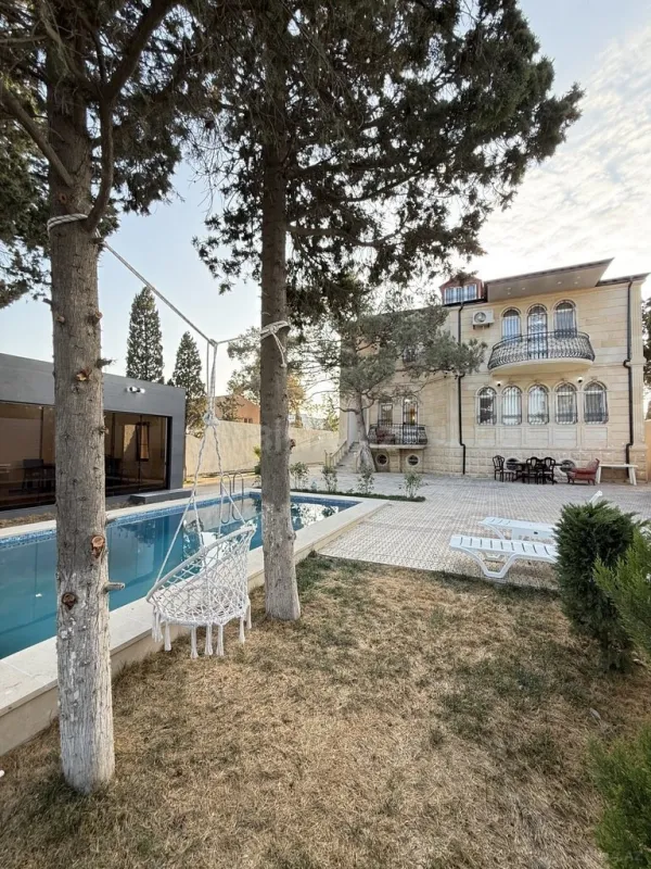 Satılır 6 otaqlı həyət evi 280 m²