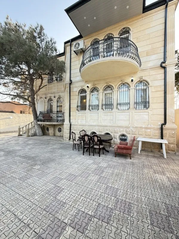 Satılır 6 otaqlı həyət evi 280 m²