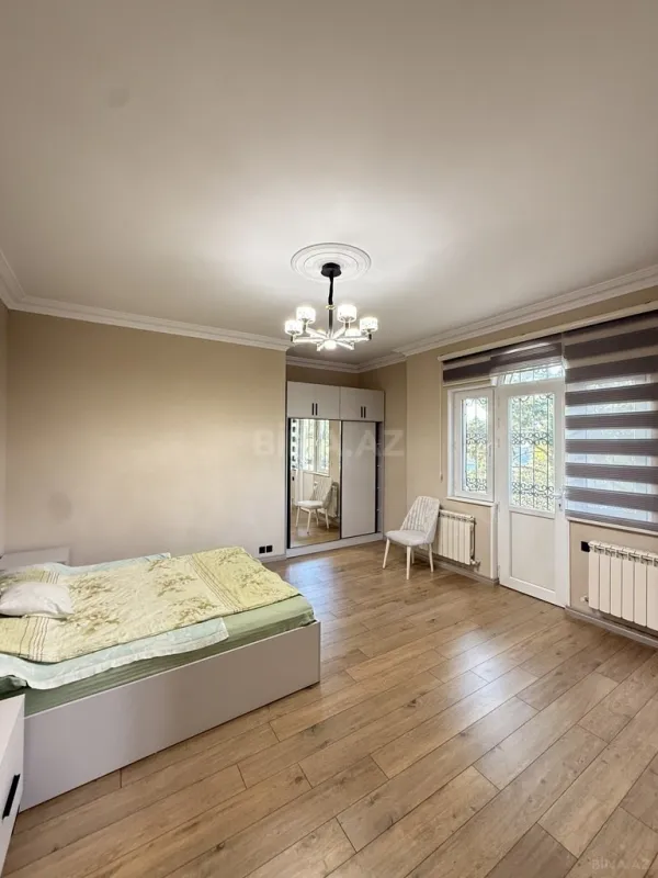 Satılır 6 otaqlı həyət evi 280 m²