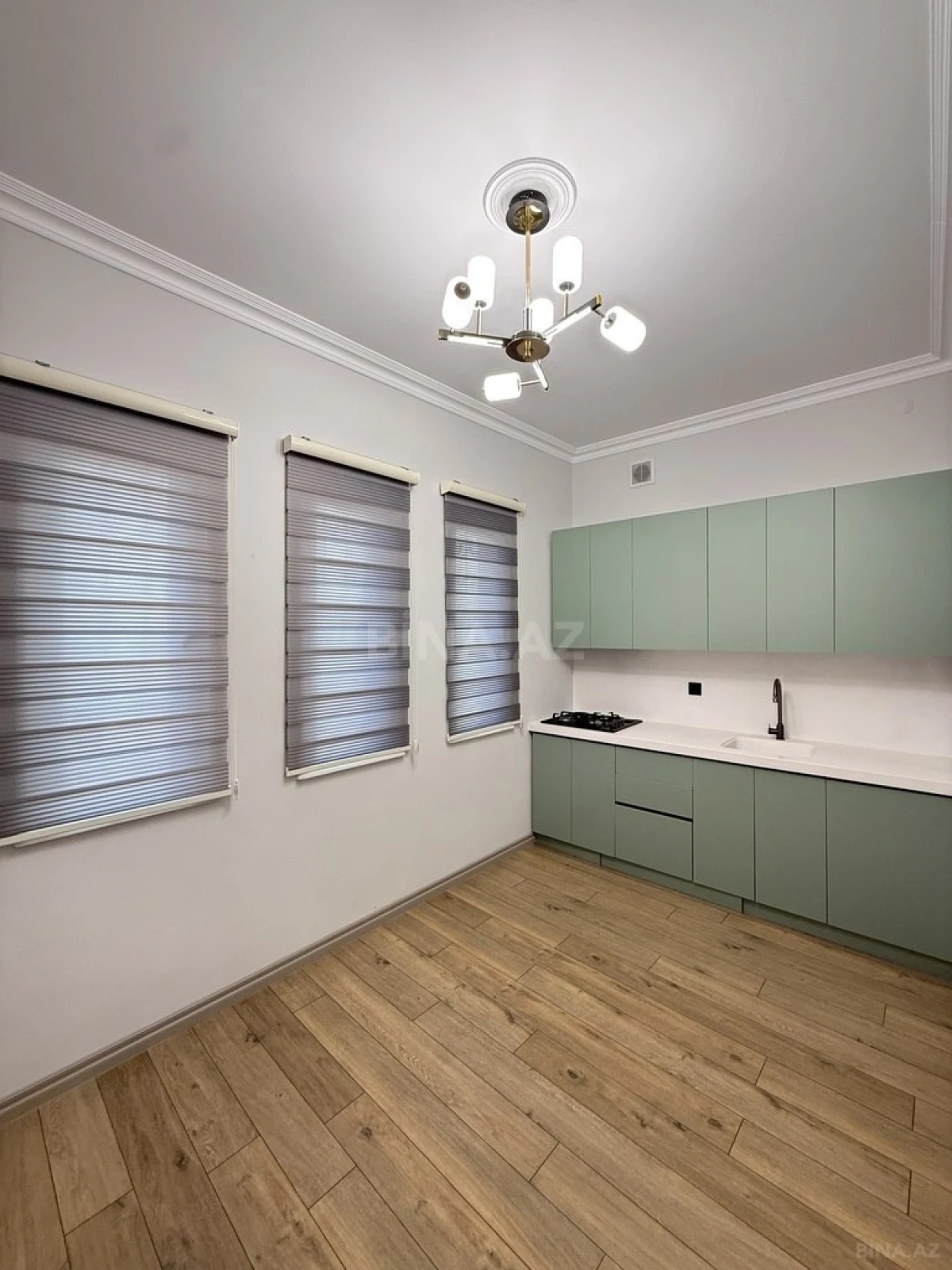 Satılır 6 otaqlı həyət evi 280 m²