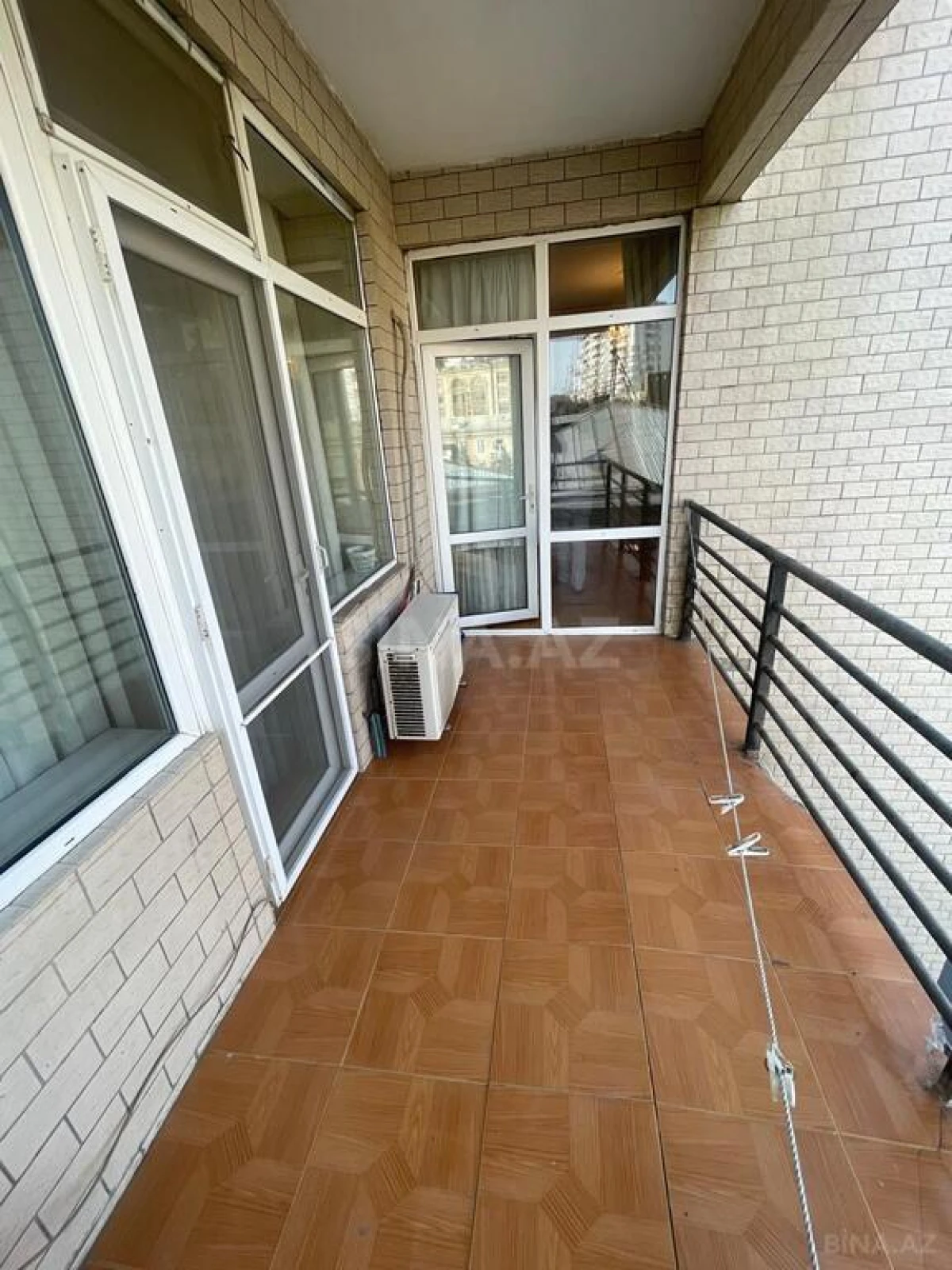 Satılır 3 otaqlı mənzil 120 m²
