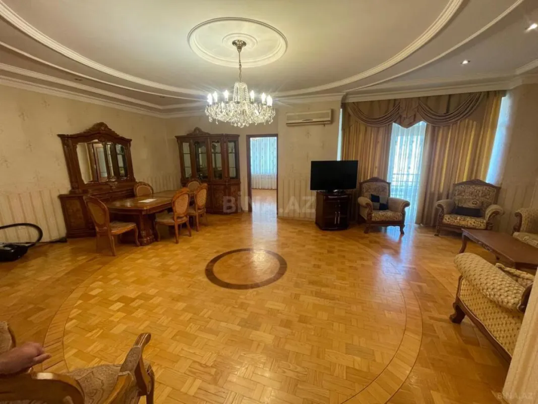 Satılır 3 otaqlı mənzil 120 m²