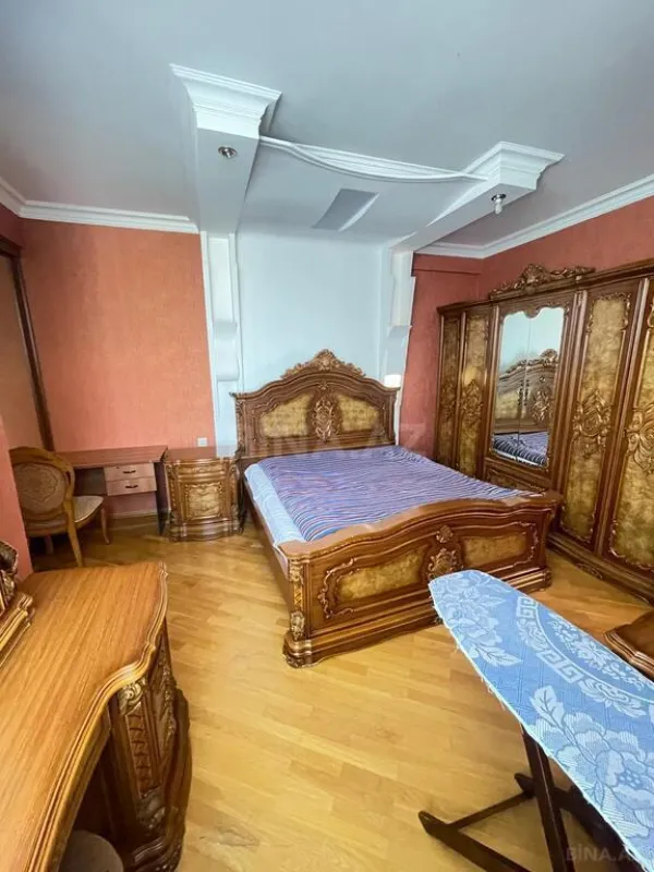 Satılır 3 otaqlı mənzil 120 m²
