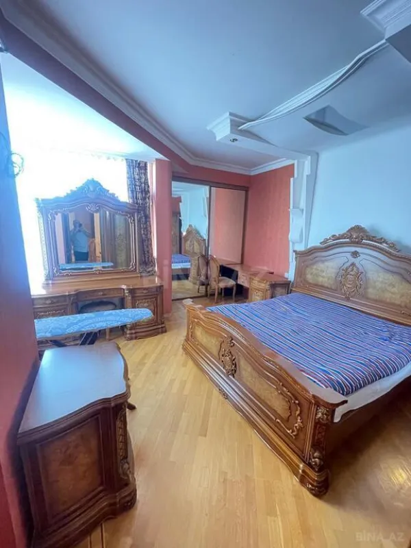 Satılır 3 otaqlı mənzil 120 m²