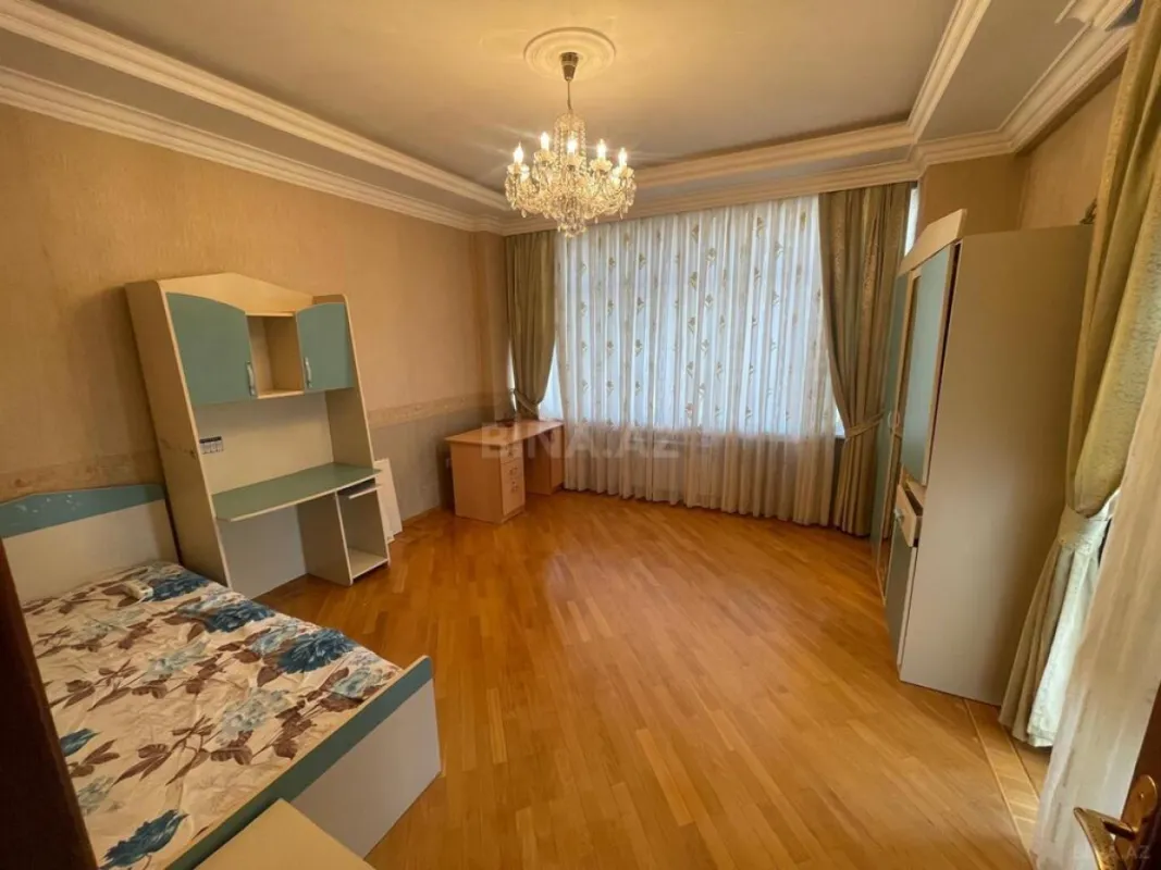 Satılır 3 otaqlı mənzil 120 m²