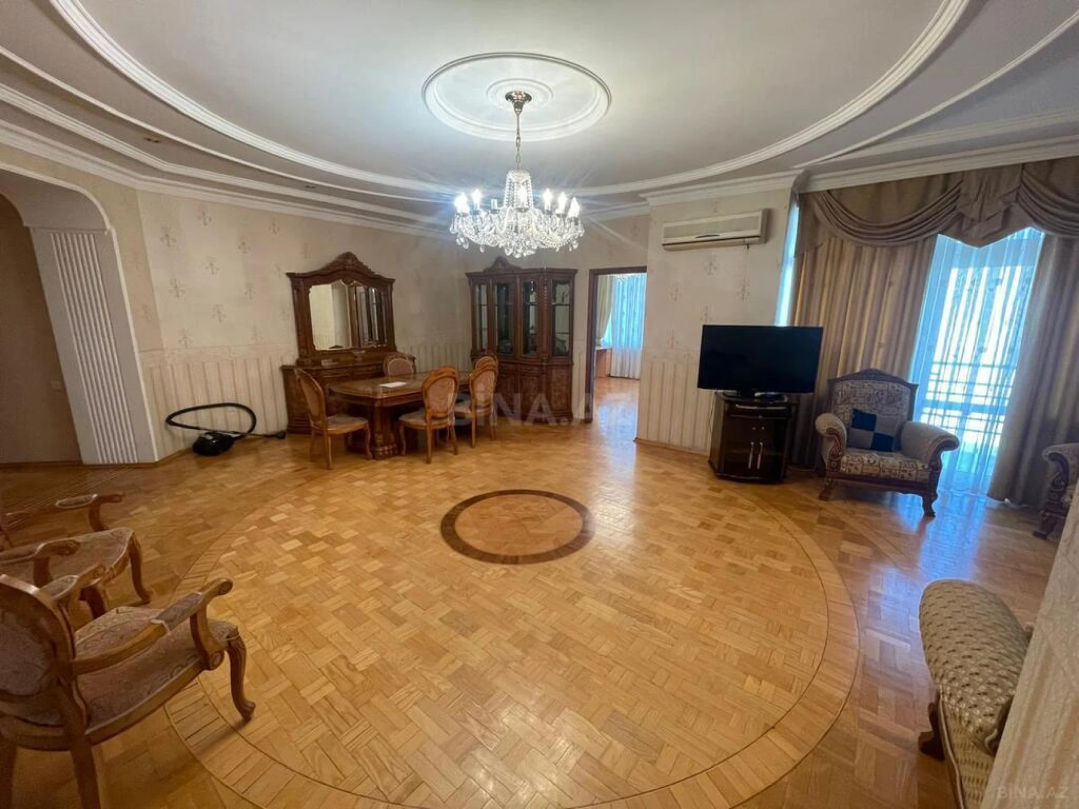 Satılır 3 otaqlı mənzil 120 m²