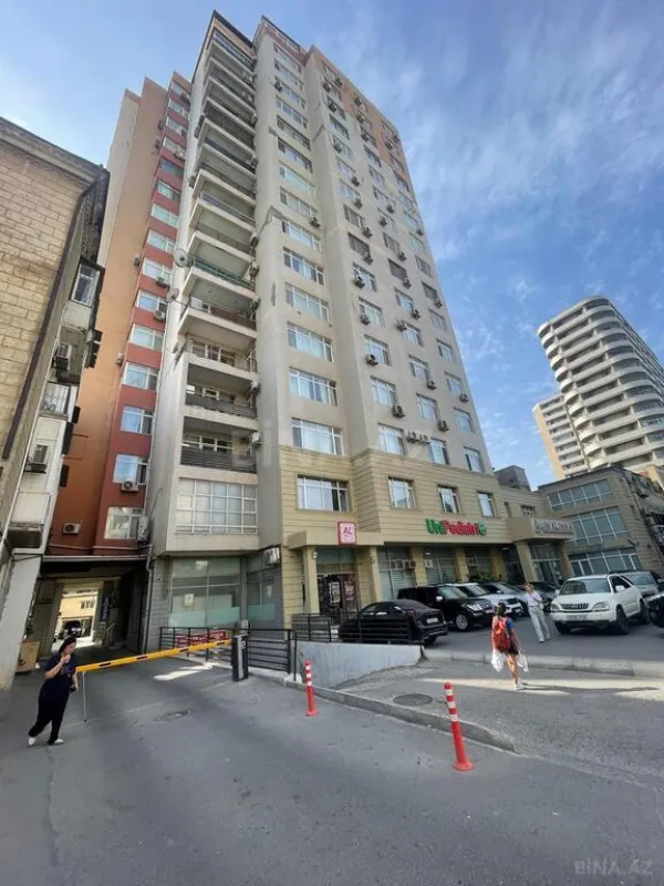 Satılır 3 otaqlı mənzil 120 m²