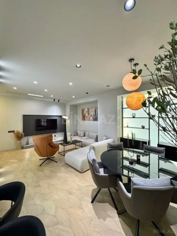 Satılır 3 otaqlı mənzil 148 m²