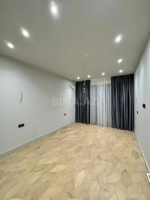 Satılır 3 otaqlı mənzil 148 m²