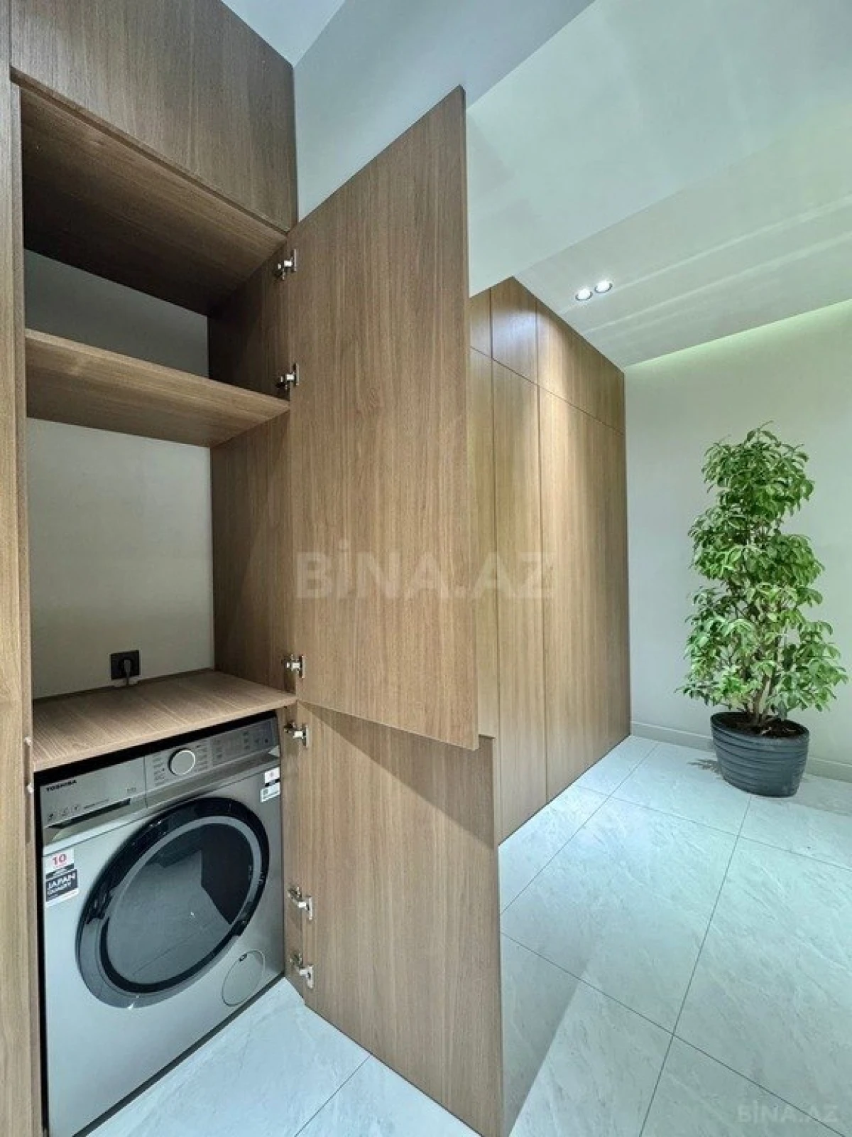 Satılır 3 otaqlı mənzil 148 m²