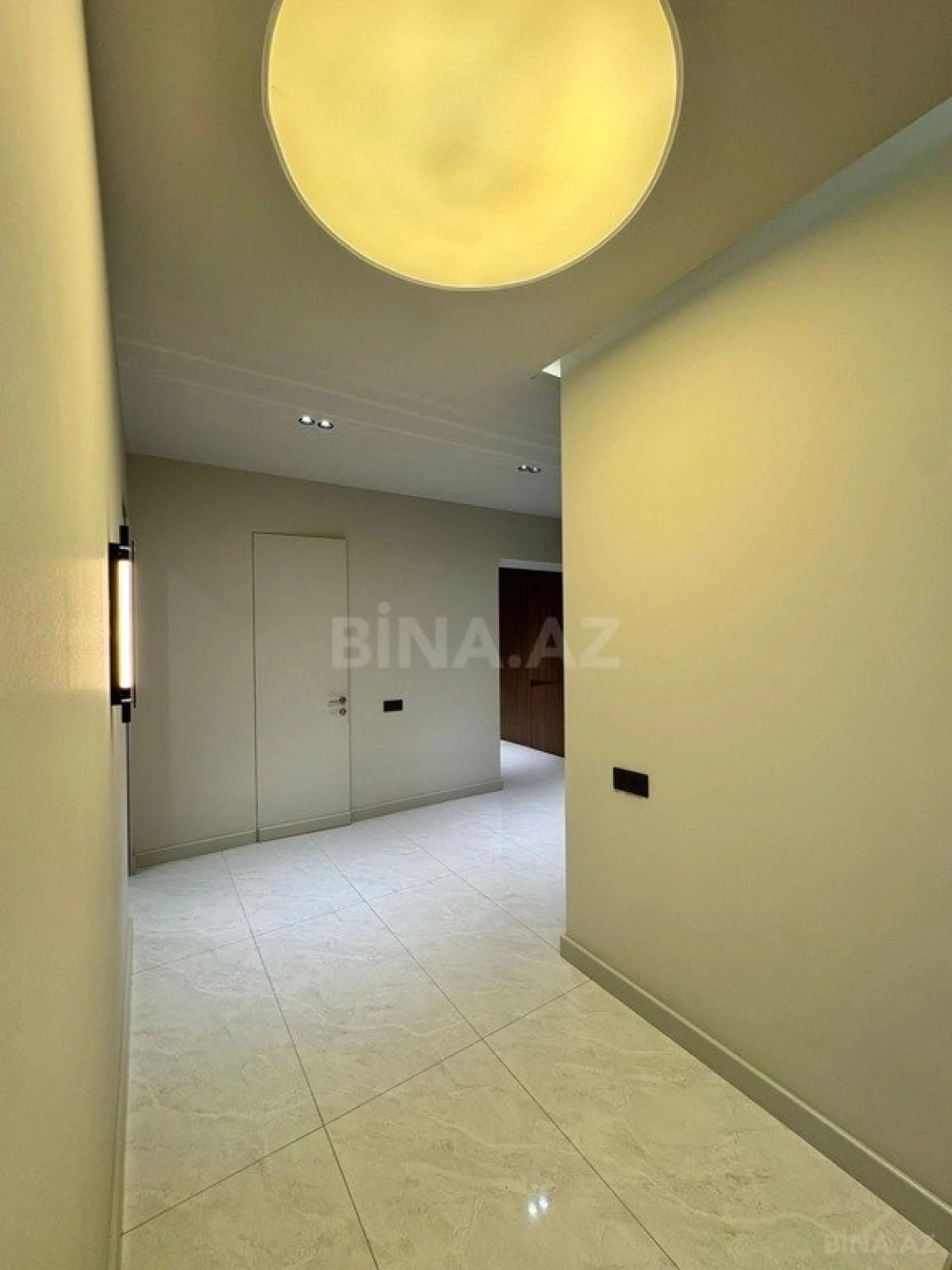 Satılır 3 otaqlı mənzil 148 m²