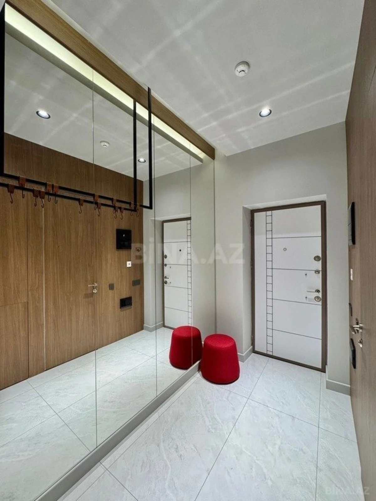 Satılır 3 otaqlı mənzil 148 m²