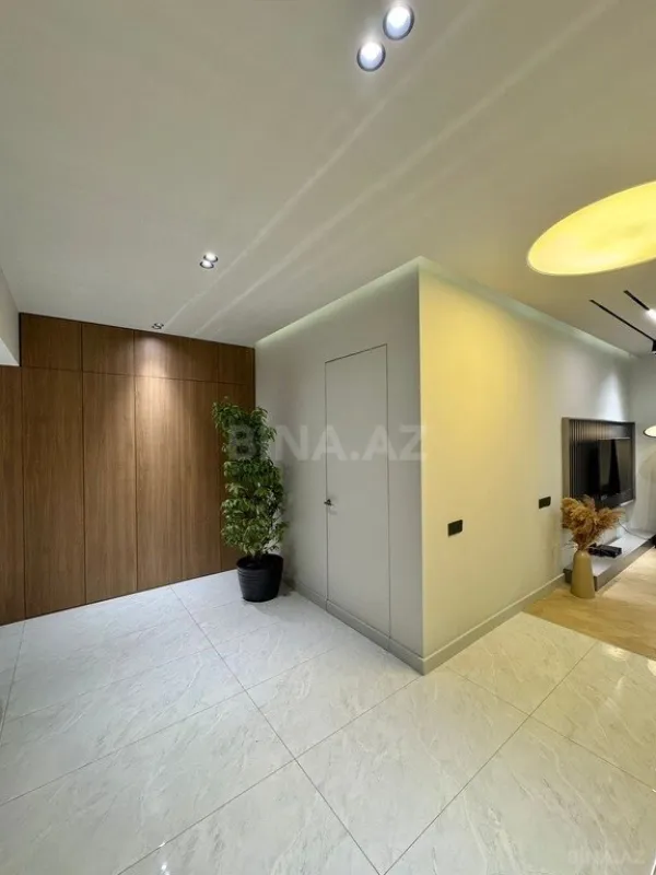 Satılır 3 otaqlı mənzil 148 m²