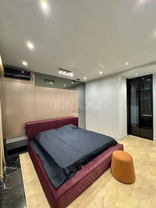 Satılır 3 otaqlı mənzil 148 m²
