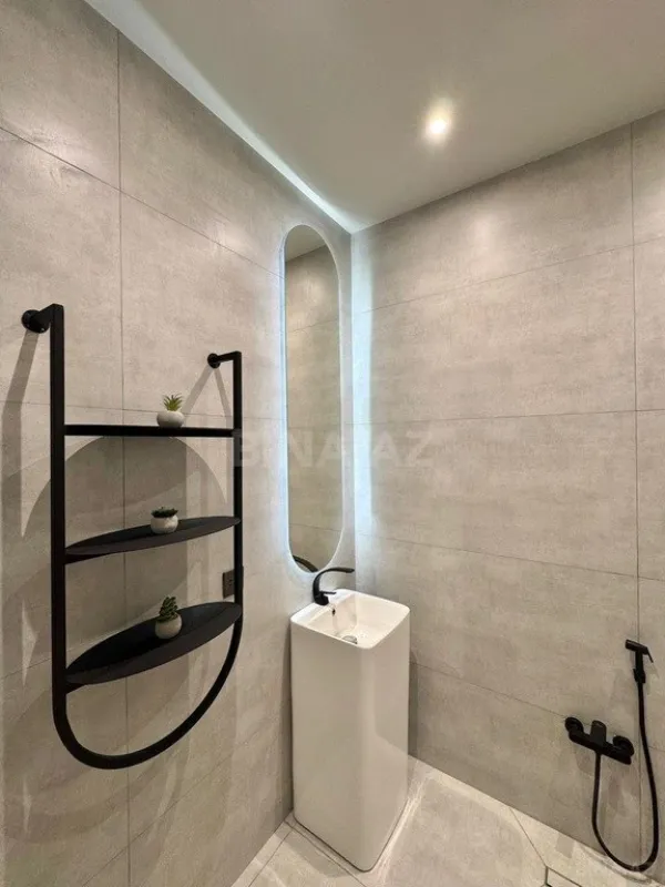 Satılır 3 otaqlı mənzil 148 m²