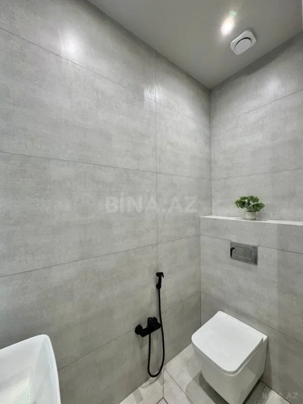 Satılır 3 otaqlı mənzil 148 m²