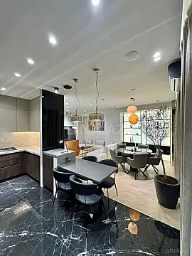 Satılır 3 otaqlı mənzil 148 m²