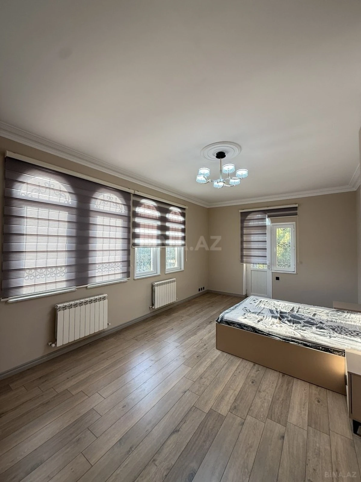 Satılır 6 otaqlı həyət evi 280 m²
