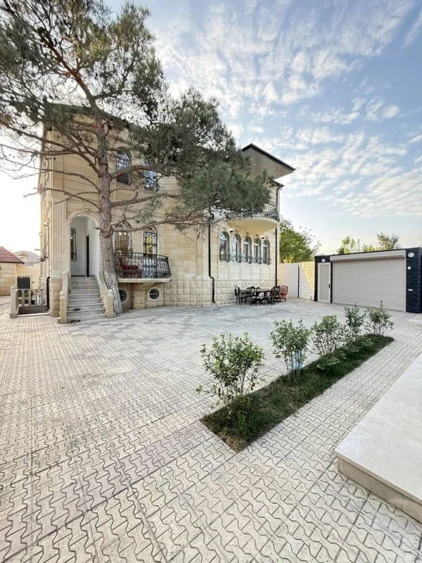 Satılır 6 otaqlı həyət evi 280 m²