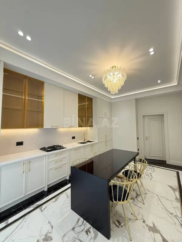 Satılır 4 otaqlı mənzil 155 m²