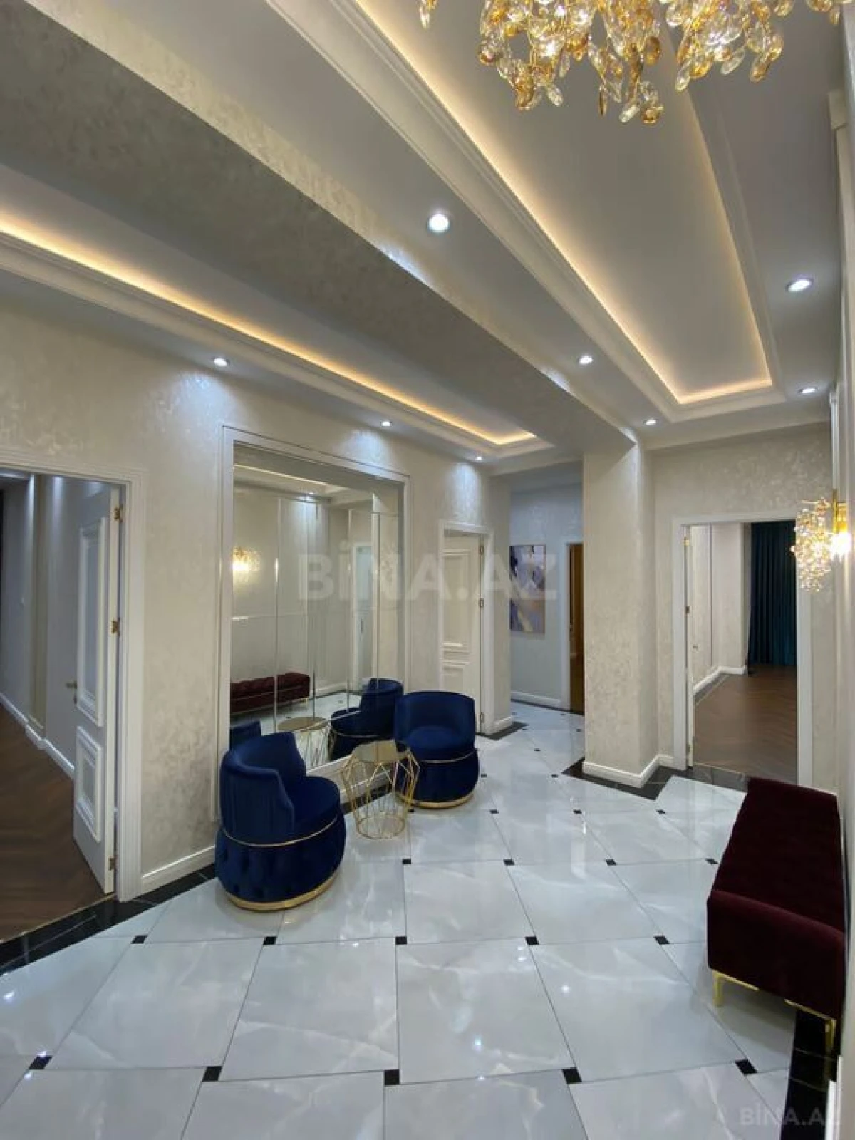 Satılır 4 otaqlı mənzil 155 m²