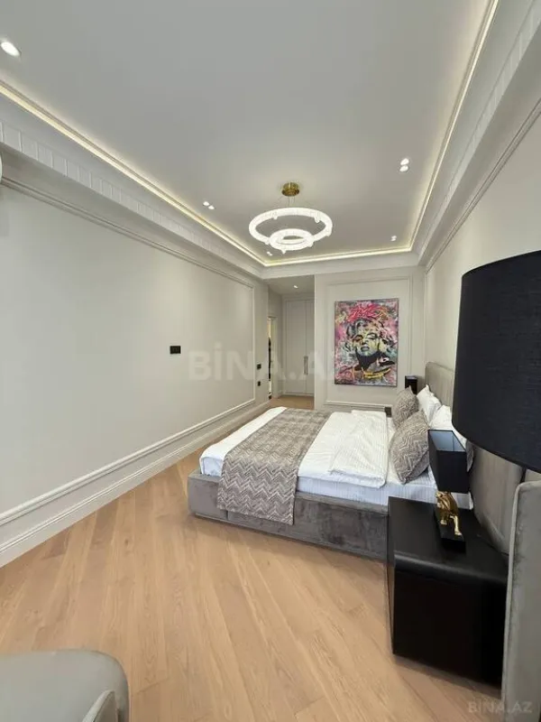 Satılır 4 otaqlı mənzil 155 m²