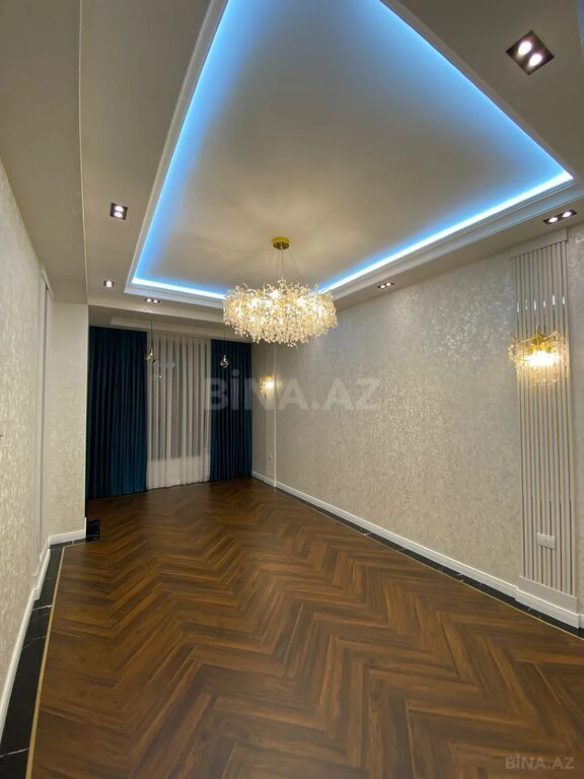 Satılır 4 otaqlı mənzil 155 m²