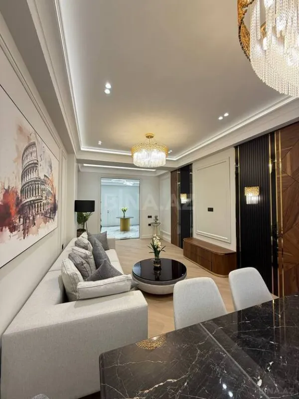 Satılır 4 otaqlı mənzil 155 m²