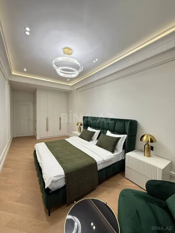 Satılır 4 otaqlı mənzil 155 m²