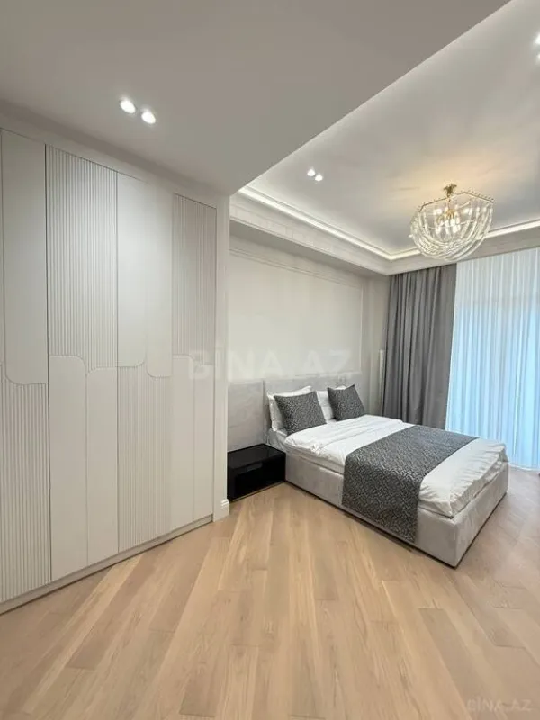 Satılır 4 otaqlı mənzil 155 m²