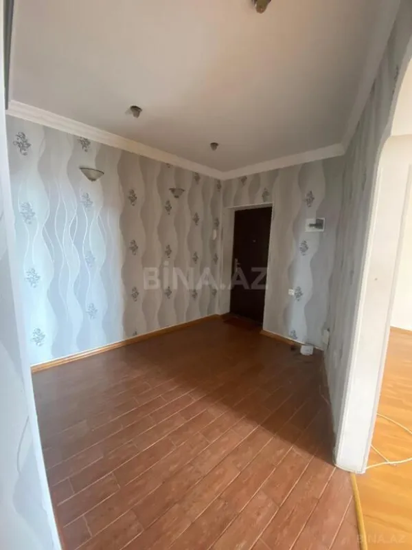 Satılır 2 otaqlı mənzil 104 m²