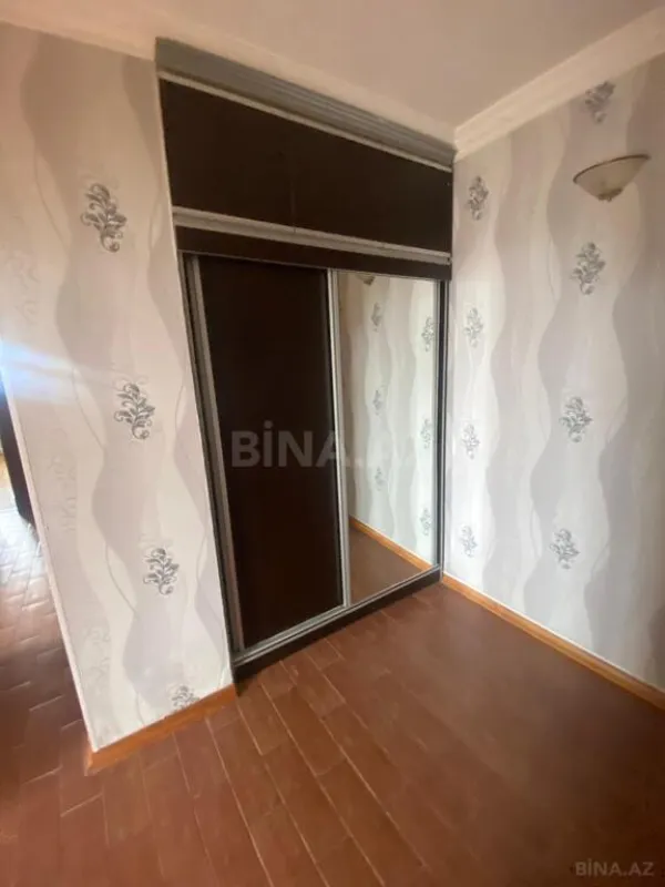 Satılır 2 otaqlı mənzil 104 m²