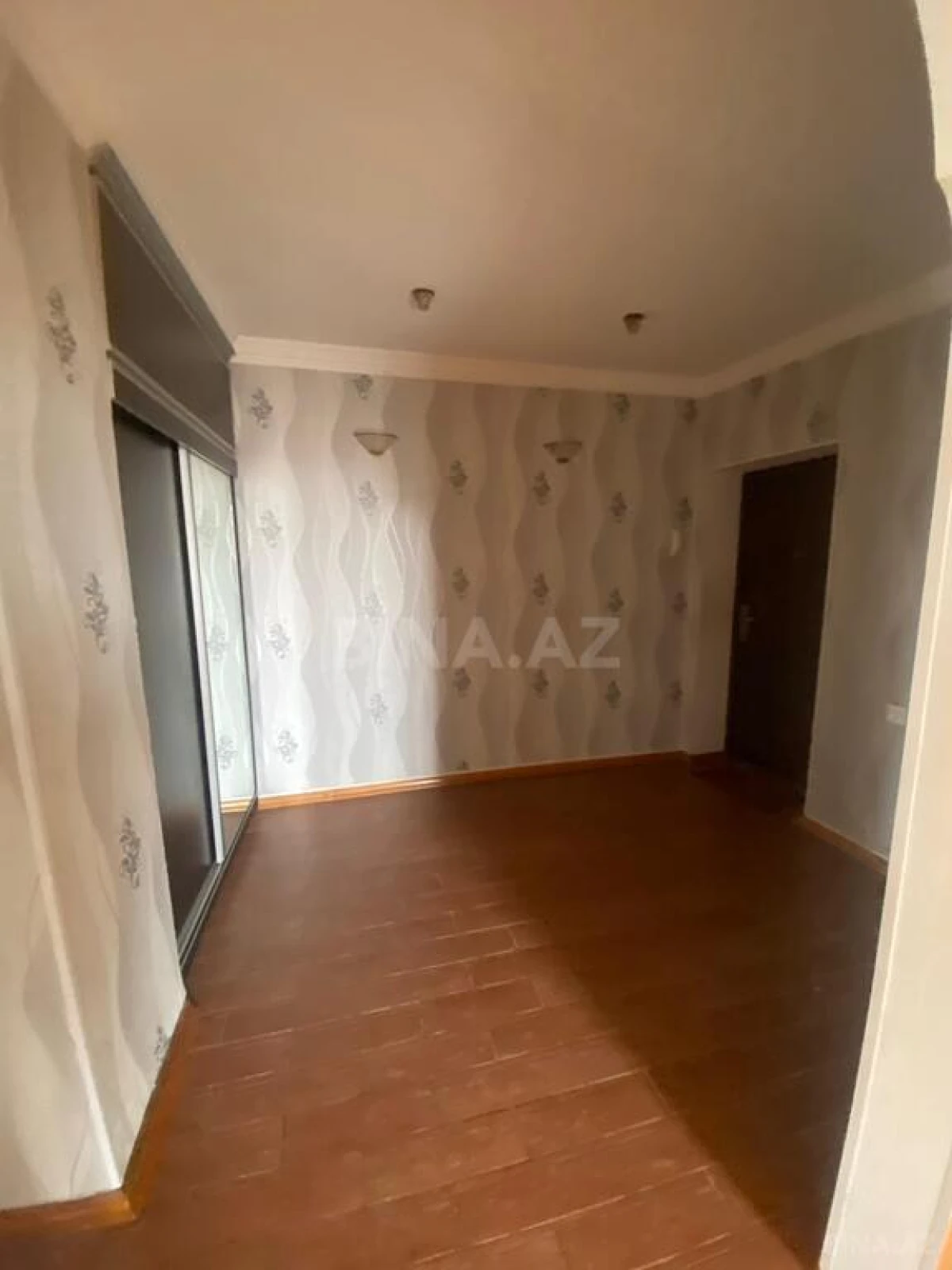 Satılır 2 otaqlı mənzil 104 m²