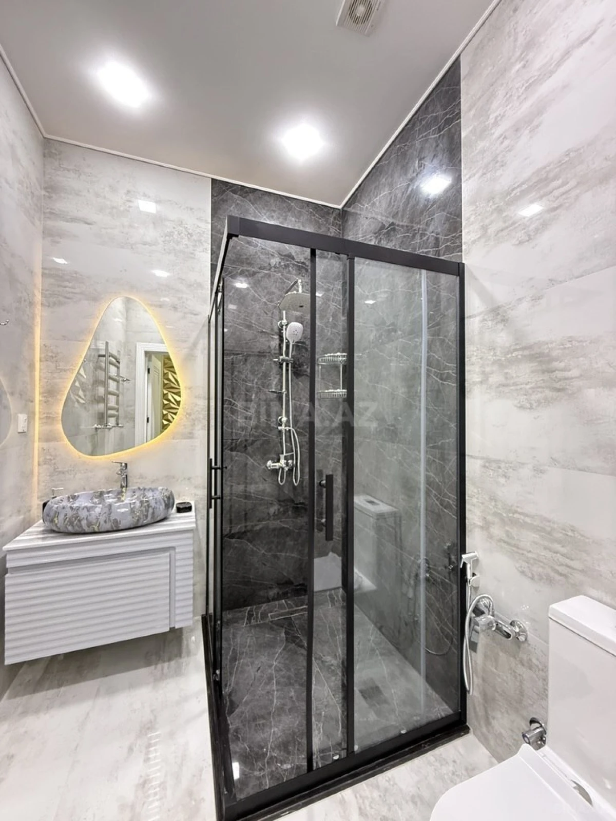 Satılır 4 otaqlı həyət evi 160 m²