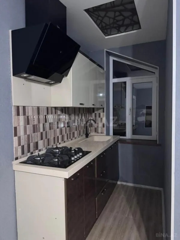 Satılır 9 otaqlı həyət evi 325 m²