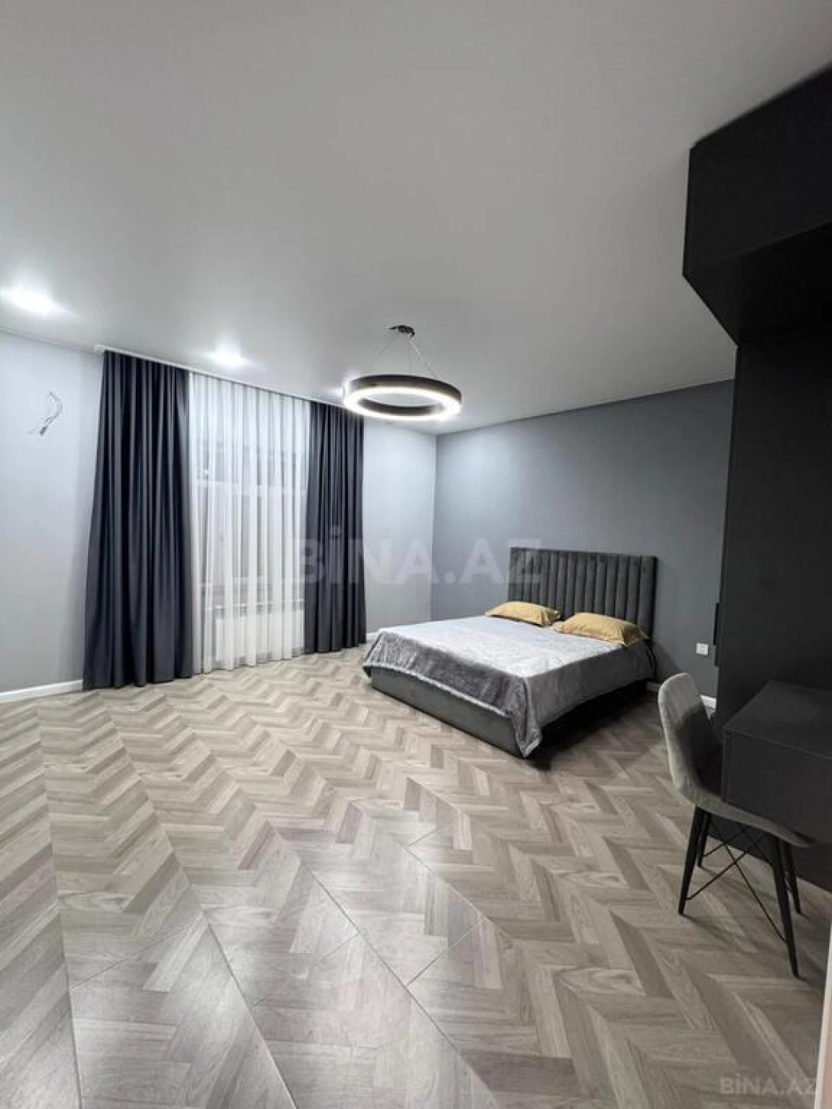 Satılır 9 otaqlı həyət evi 325 m²